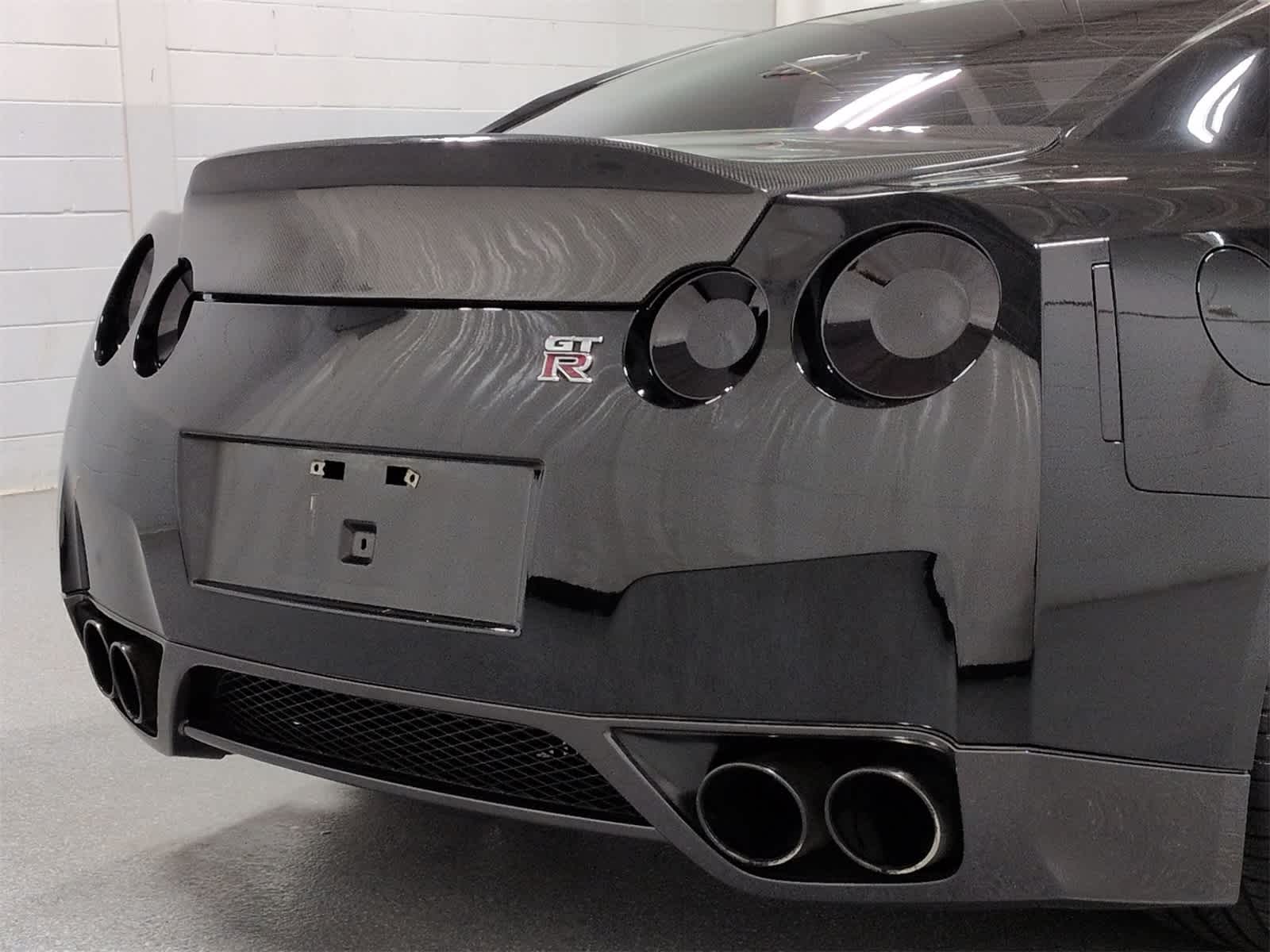 Thumbnail: 2010 Nissan GT-R - 36
