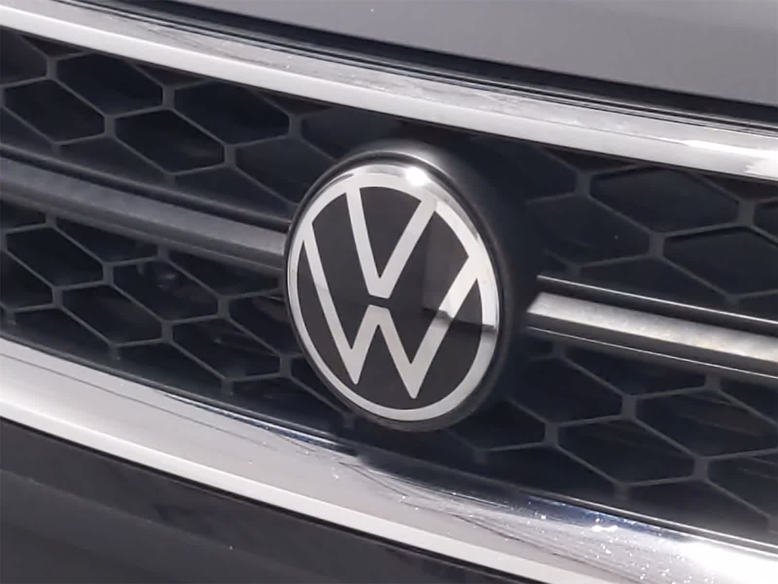 Thumbnail: 2022 Volkswagen Taos - 11