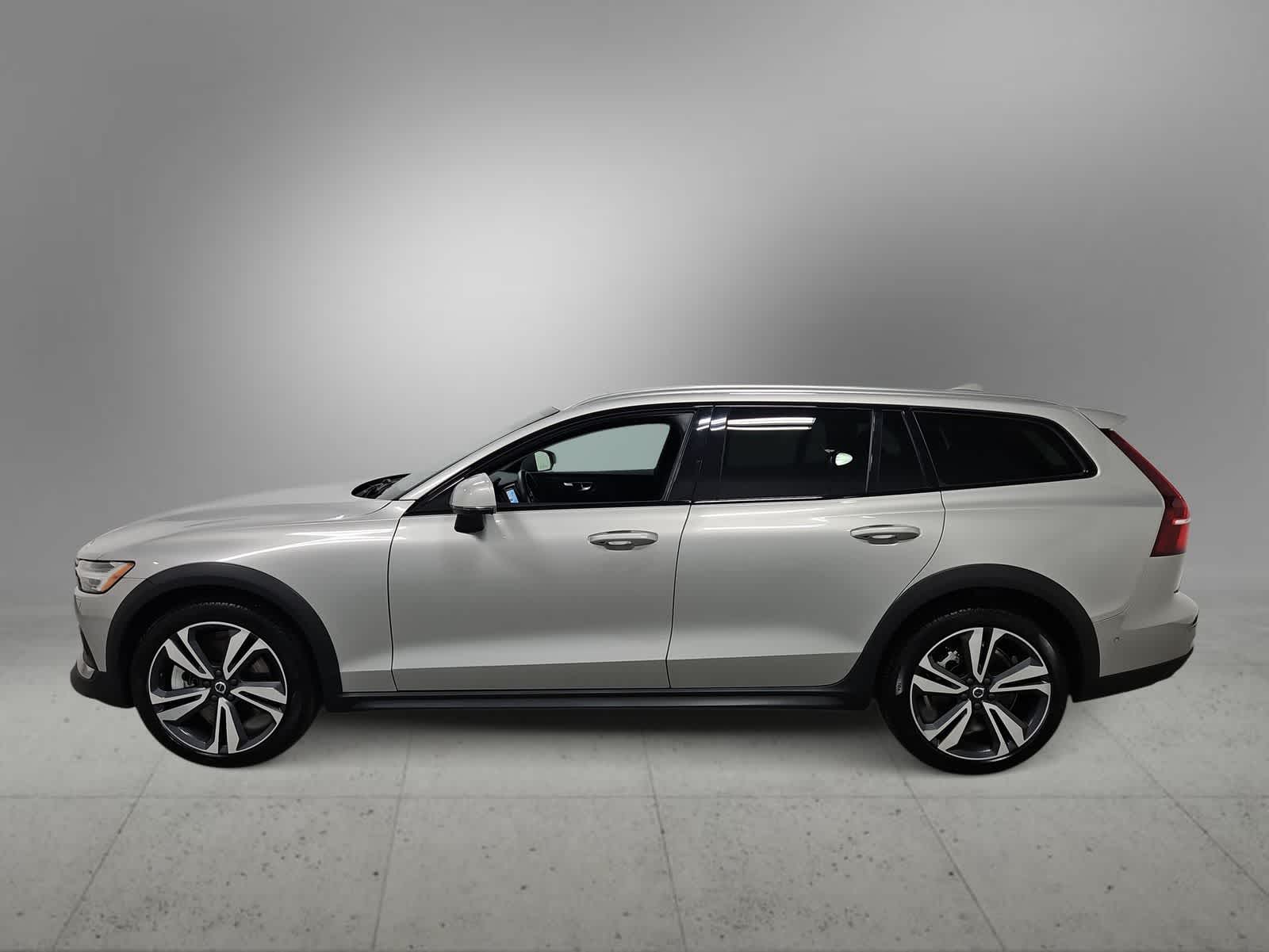 Thumbnail: 2025 Volvo S60 - 5