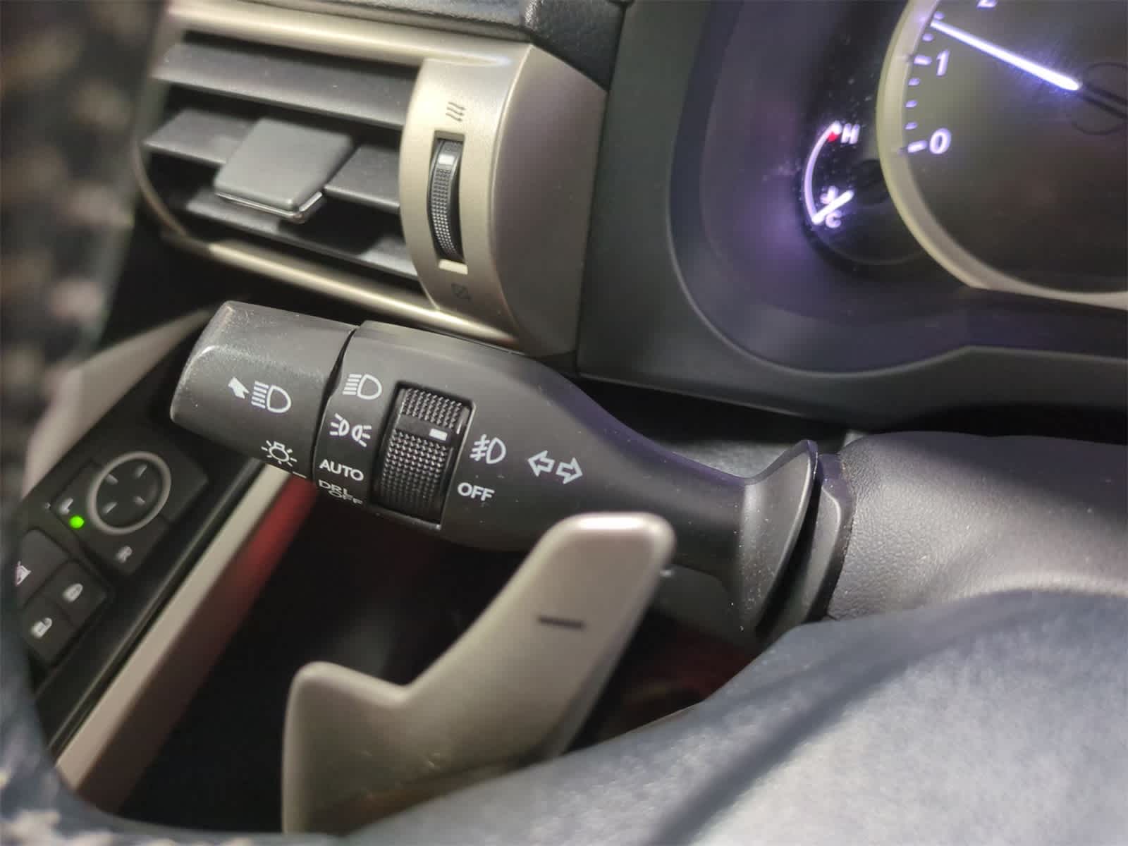 Thumbnail: 2014 Lexus IS - 29