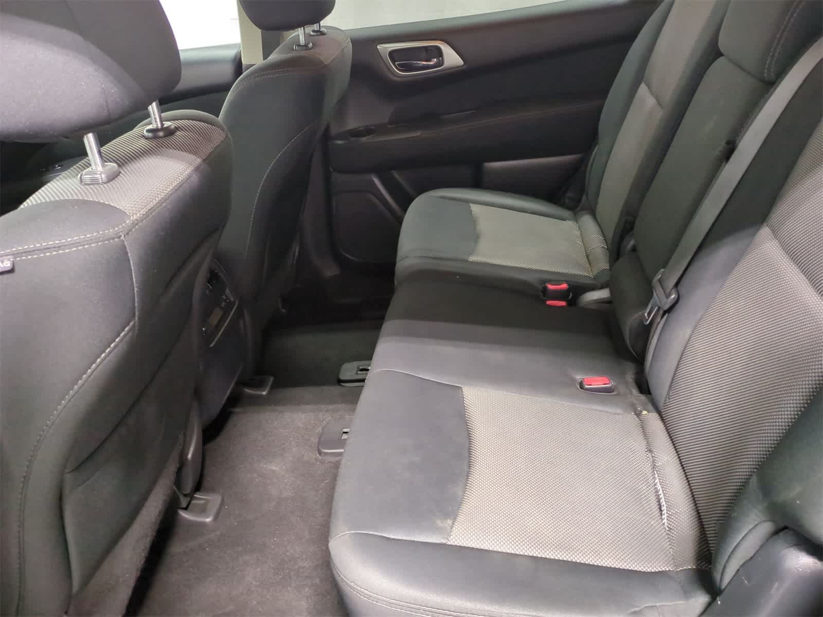 Thumbnail: 2017 Nissan Pathfinder - 20