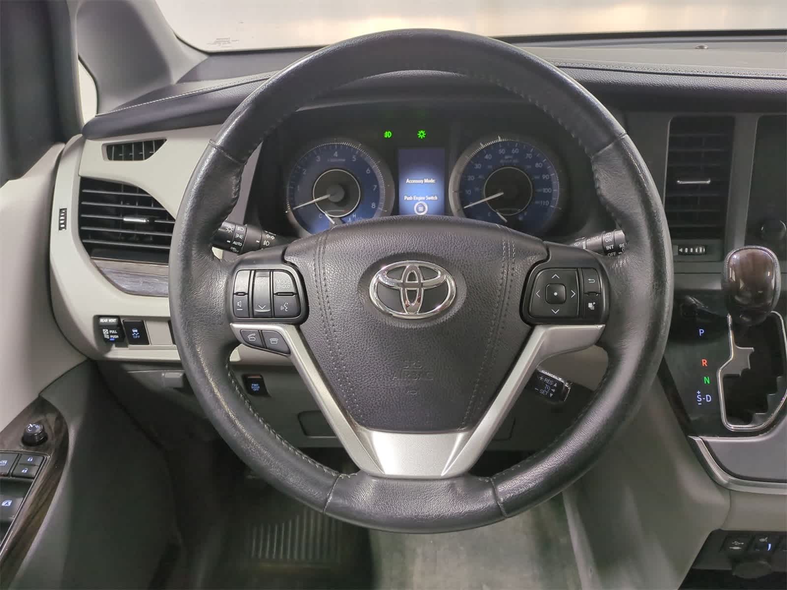 Thumbnail: 2016 Toyota Sienna - 25