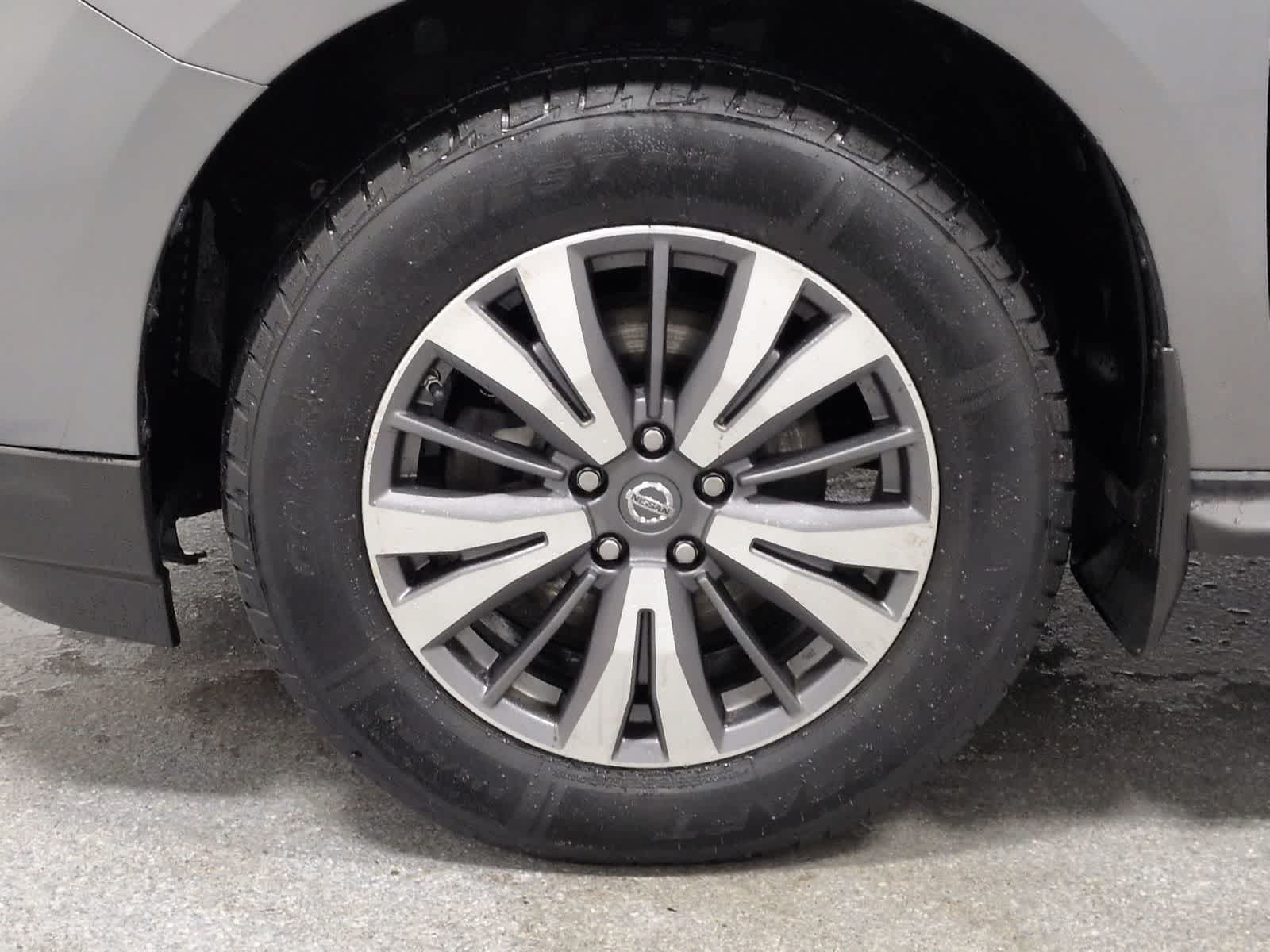 Thumbnail: 2017 Nissan Pathfinder - 14