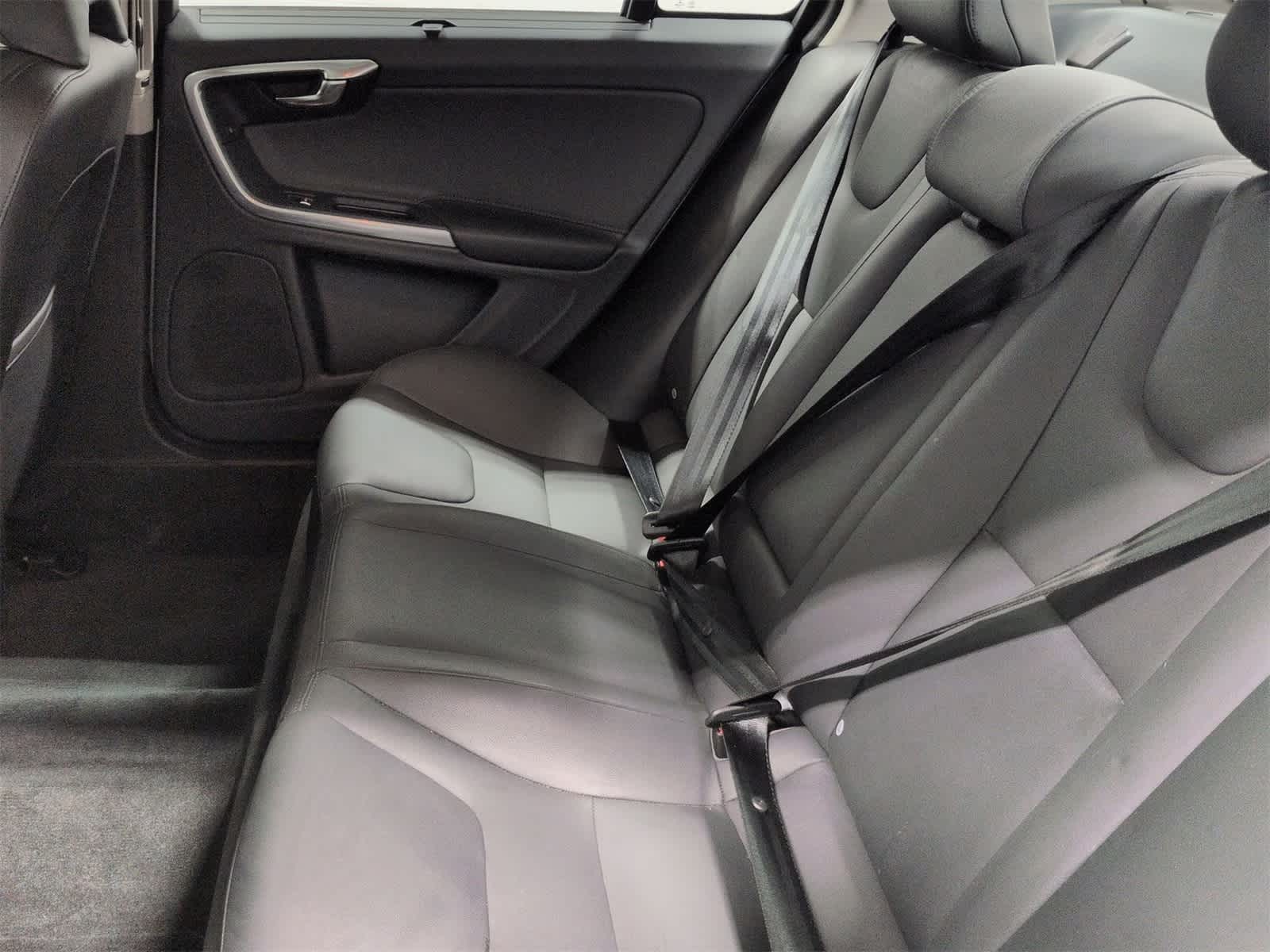Thumbnail: 2017 Volvo S60 - 21
