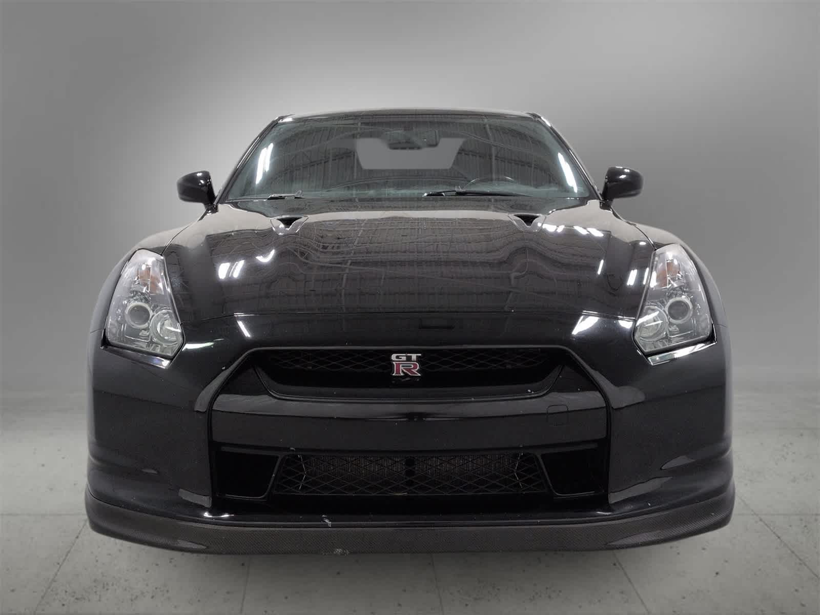 Thumbnail: 2010 Nissan GT-R - 3