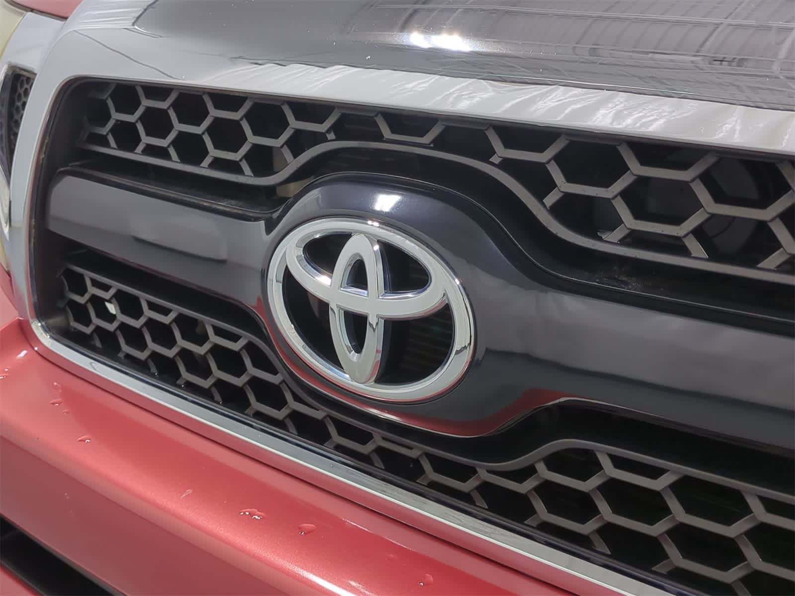 Thumbnail: 2011 Toyota Tacoma - 12