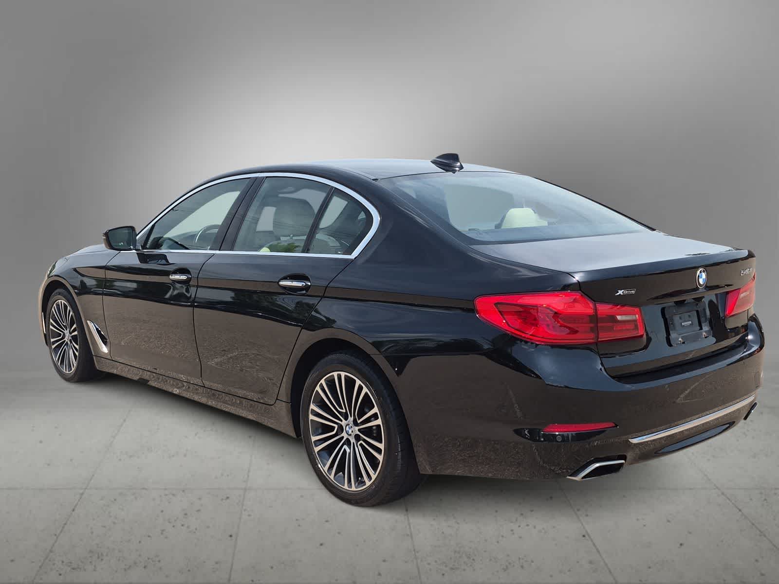 Thumbnail: 2017 BMW 5 Series - 6