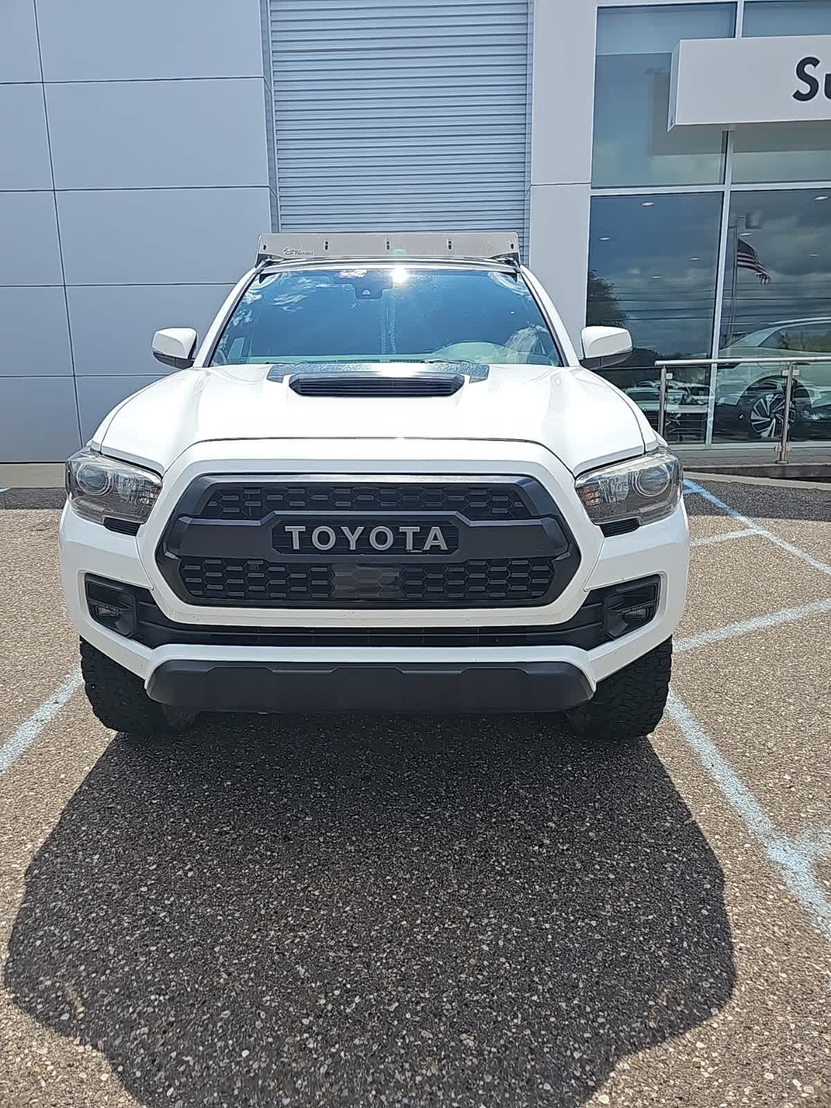 Thumbnail: 2018 Toyota Tacoma - 2