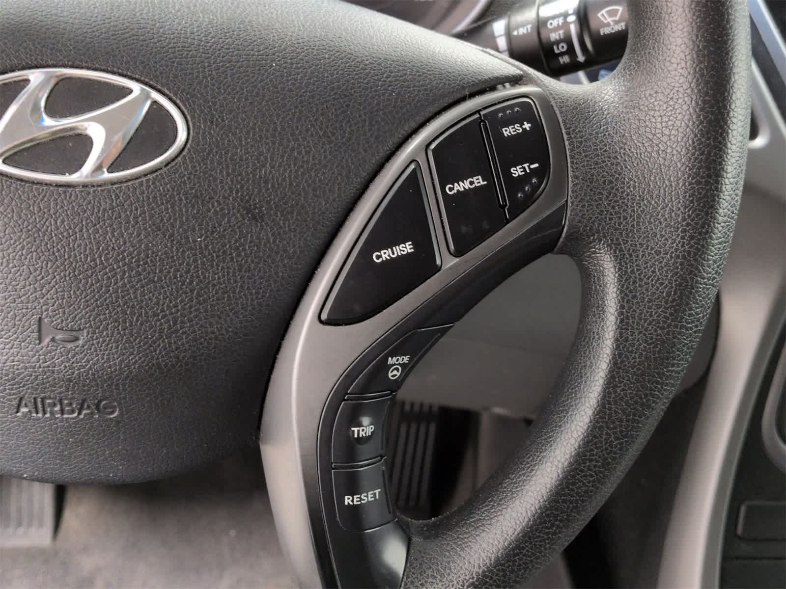 Thumbnail: 2014 Hyundai Elantra - 25