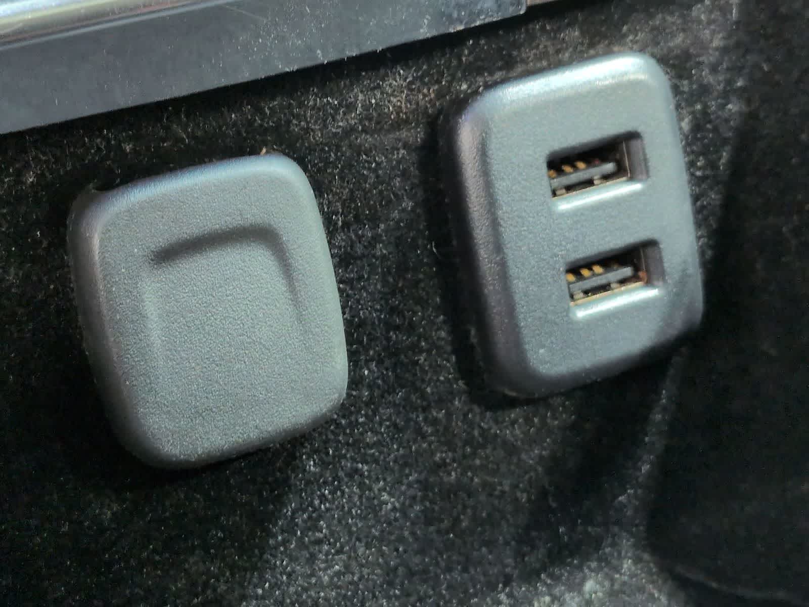 Thumbnail: 2018 Cadillac Escalade - 32