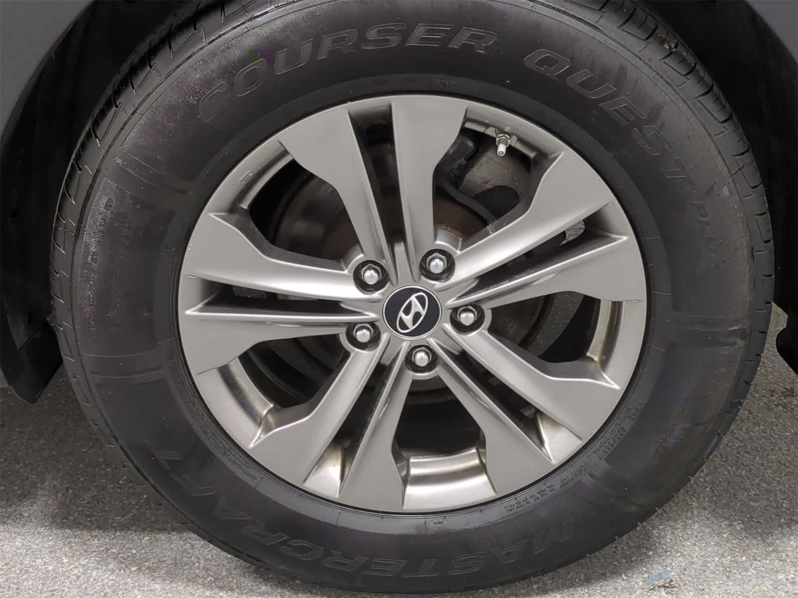 Thumbnail: 2013 Hyundai Santa Fe - 14