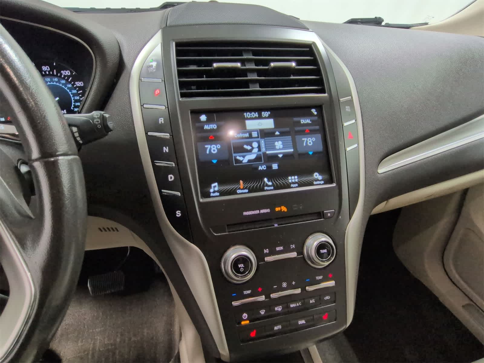 Thumbnail: 2017 Lincoln MKC - 28