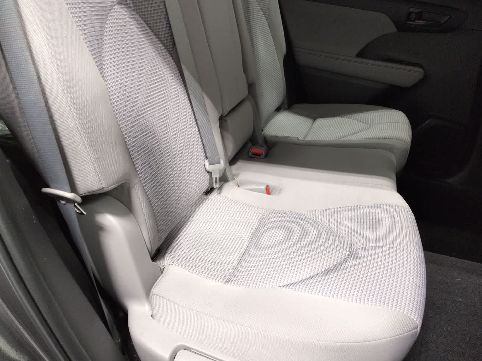 Thumbnail: 2022 Toyota Highlander - 21