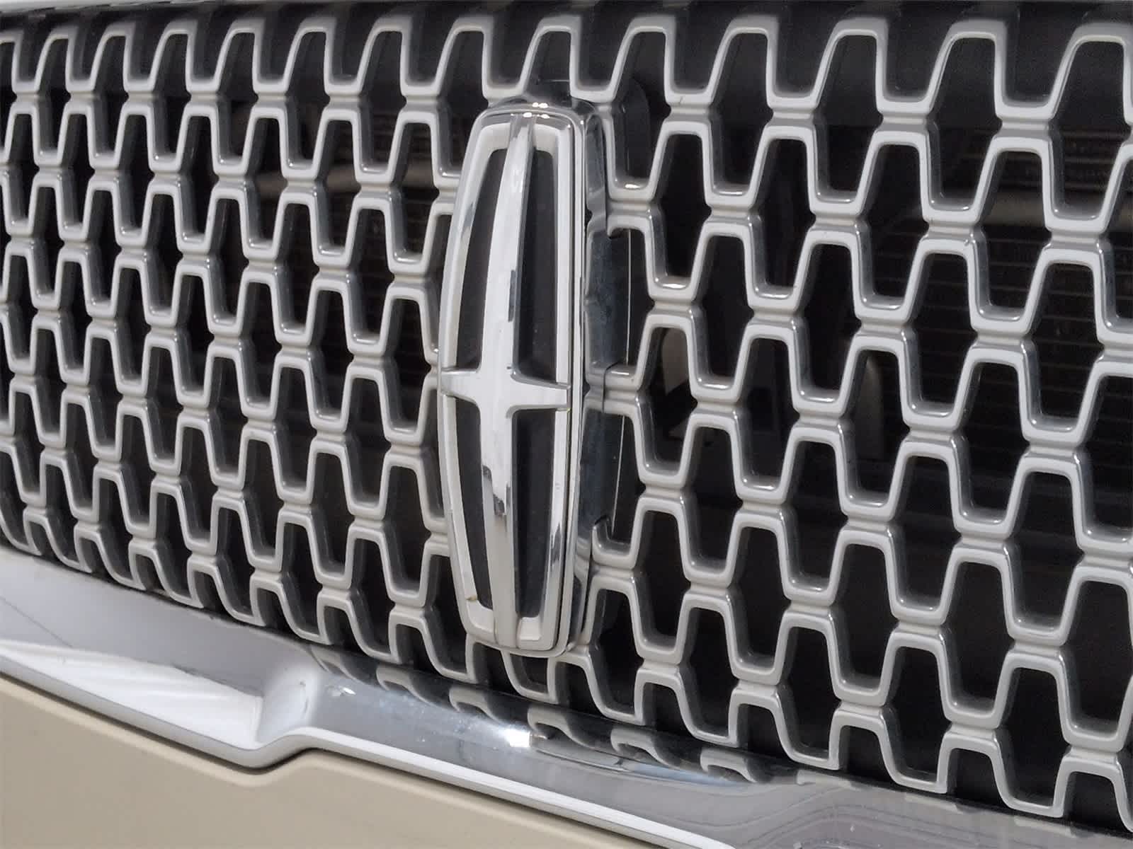 Thumbnail: 2017 Lincoln MKZ - 13