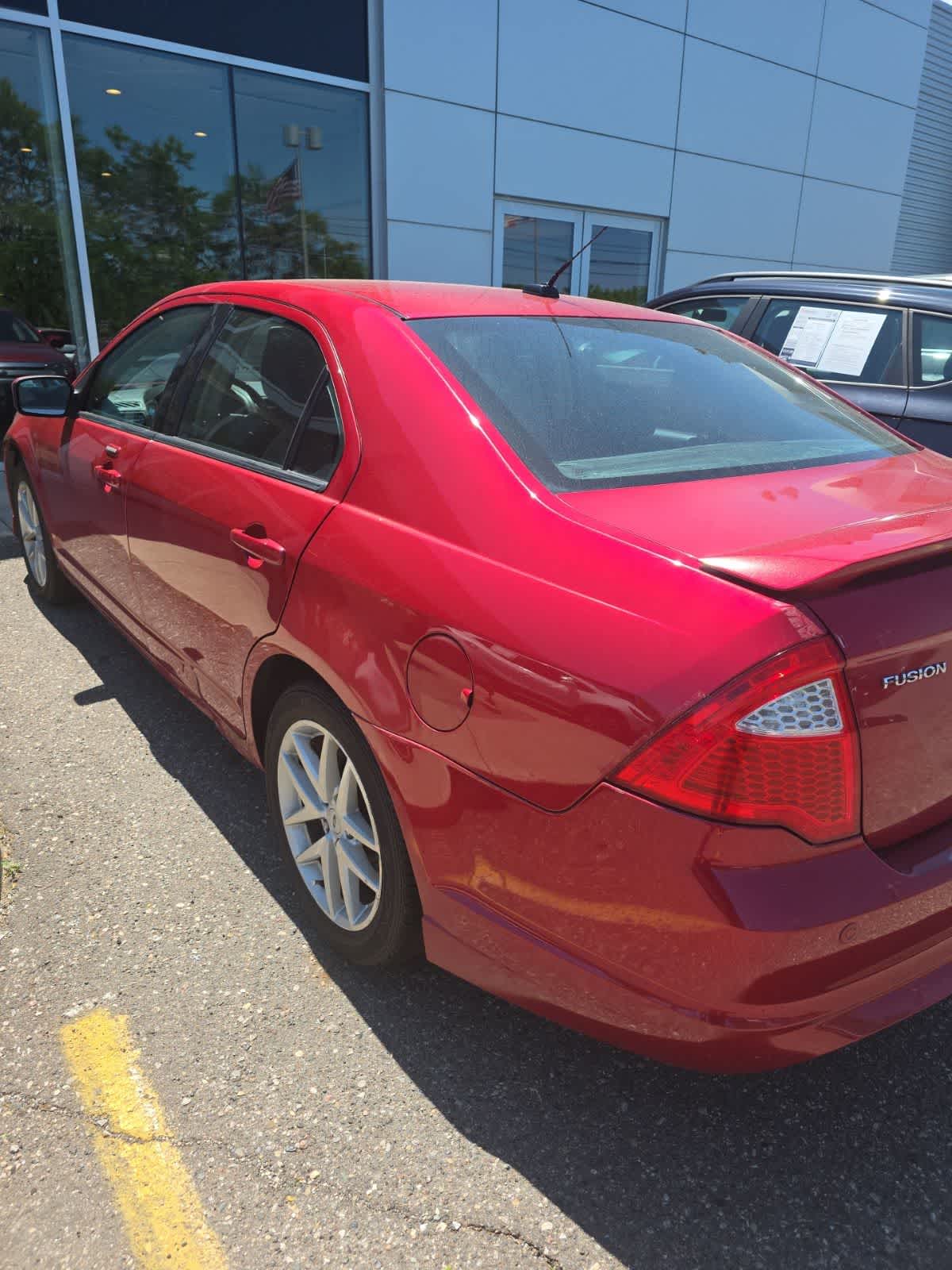 Thumbnail: 2011 Ford Fusion - 3