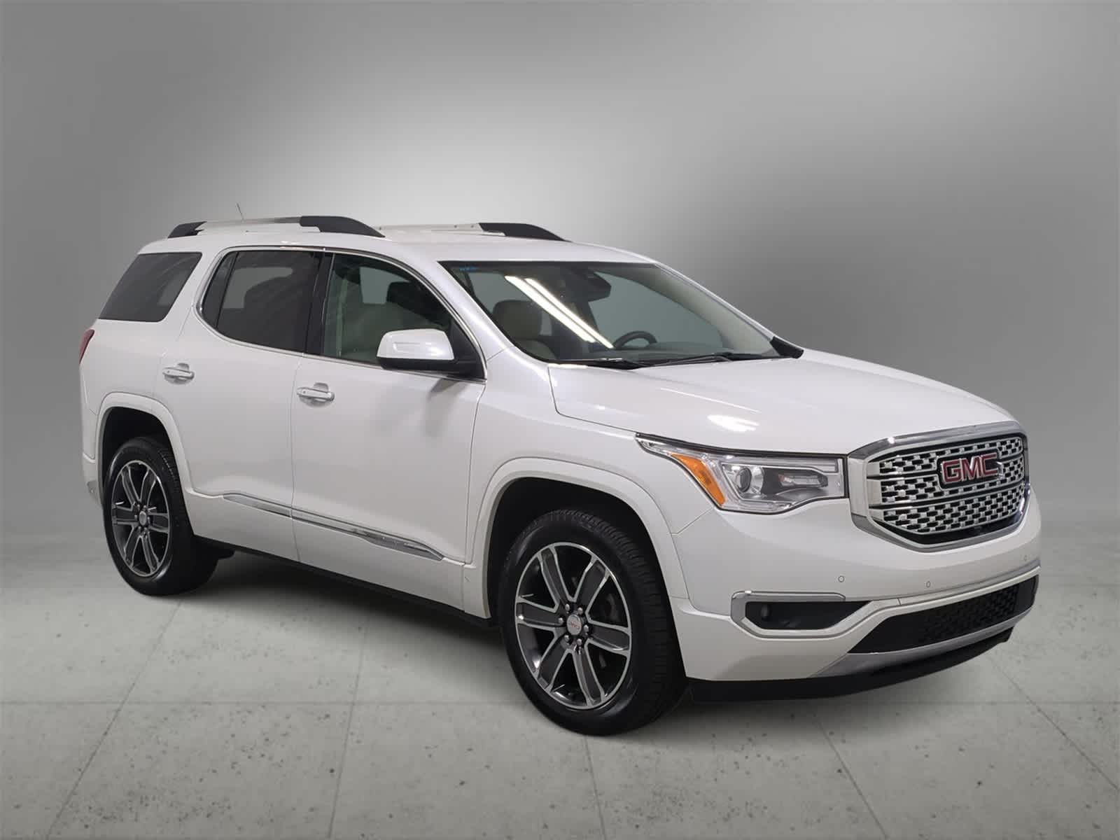 Thumbnail: 2017 GMC Acadia - 2