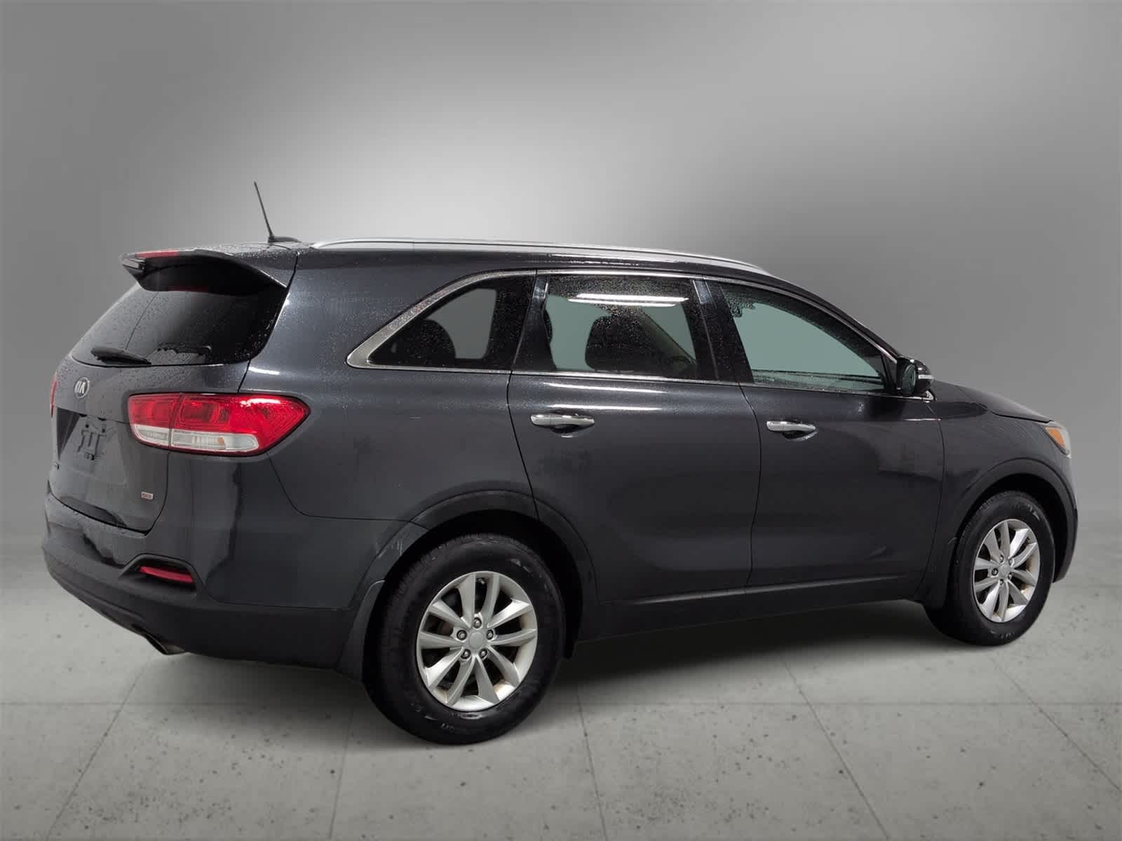 Thumbnail: 2016 Kia Sorento - 8