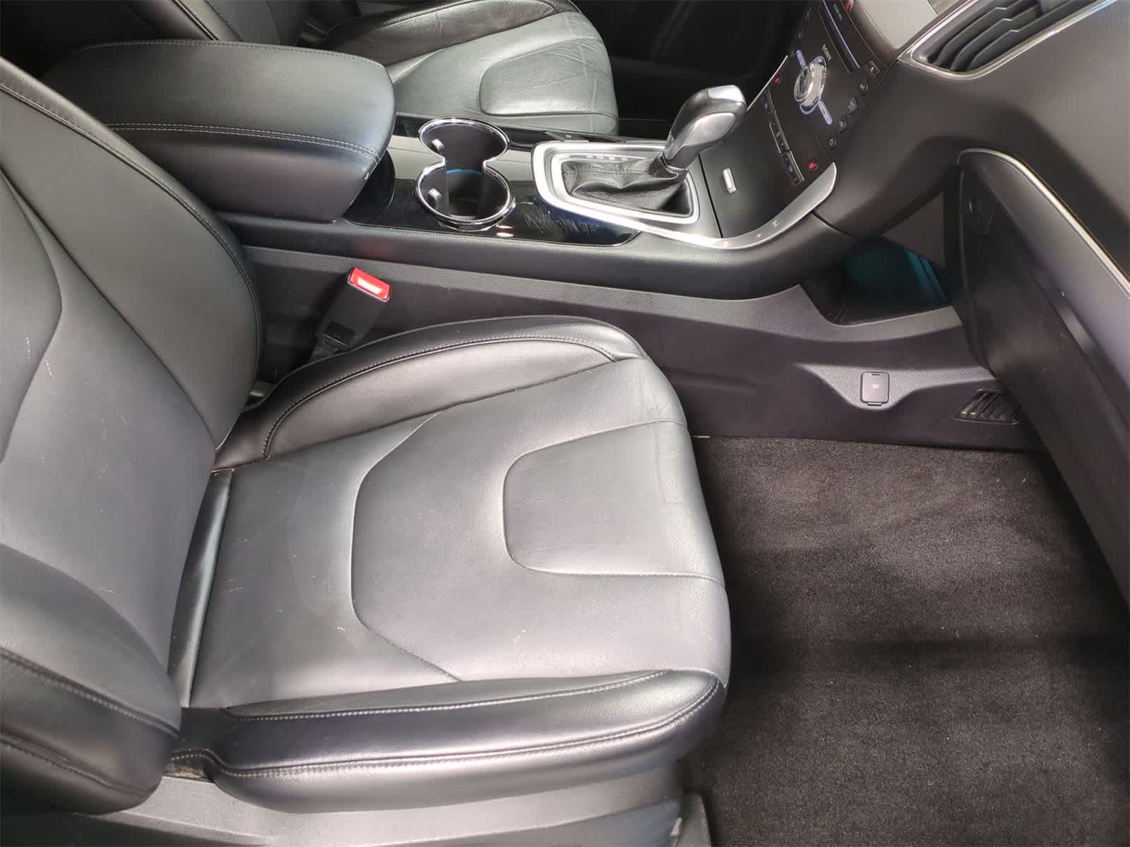 2018 Ford Edge Titanium 22