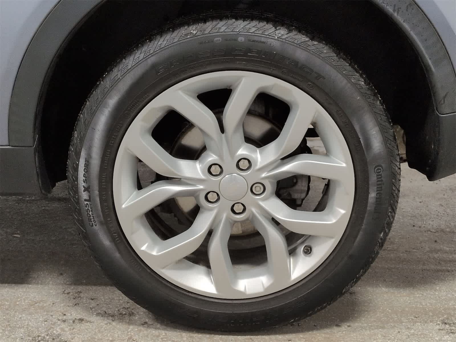 Thumbnail: 2018 Land Rover Discovery Sport - 14