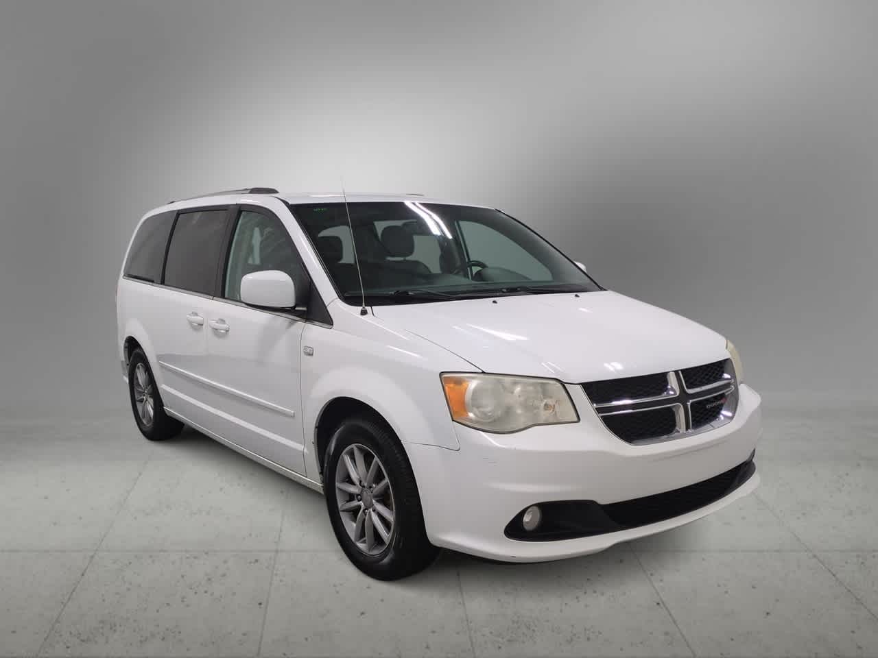 Thumbnail: 2014 Dodge Grand Caravan - 2