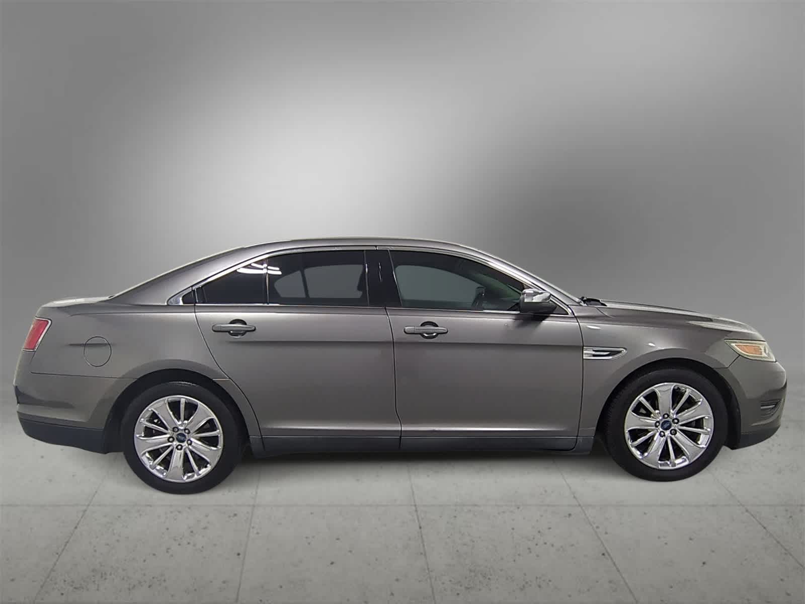 Thumbnail: 2011 Ford Taurus - 9