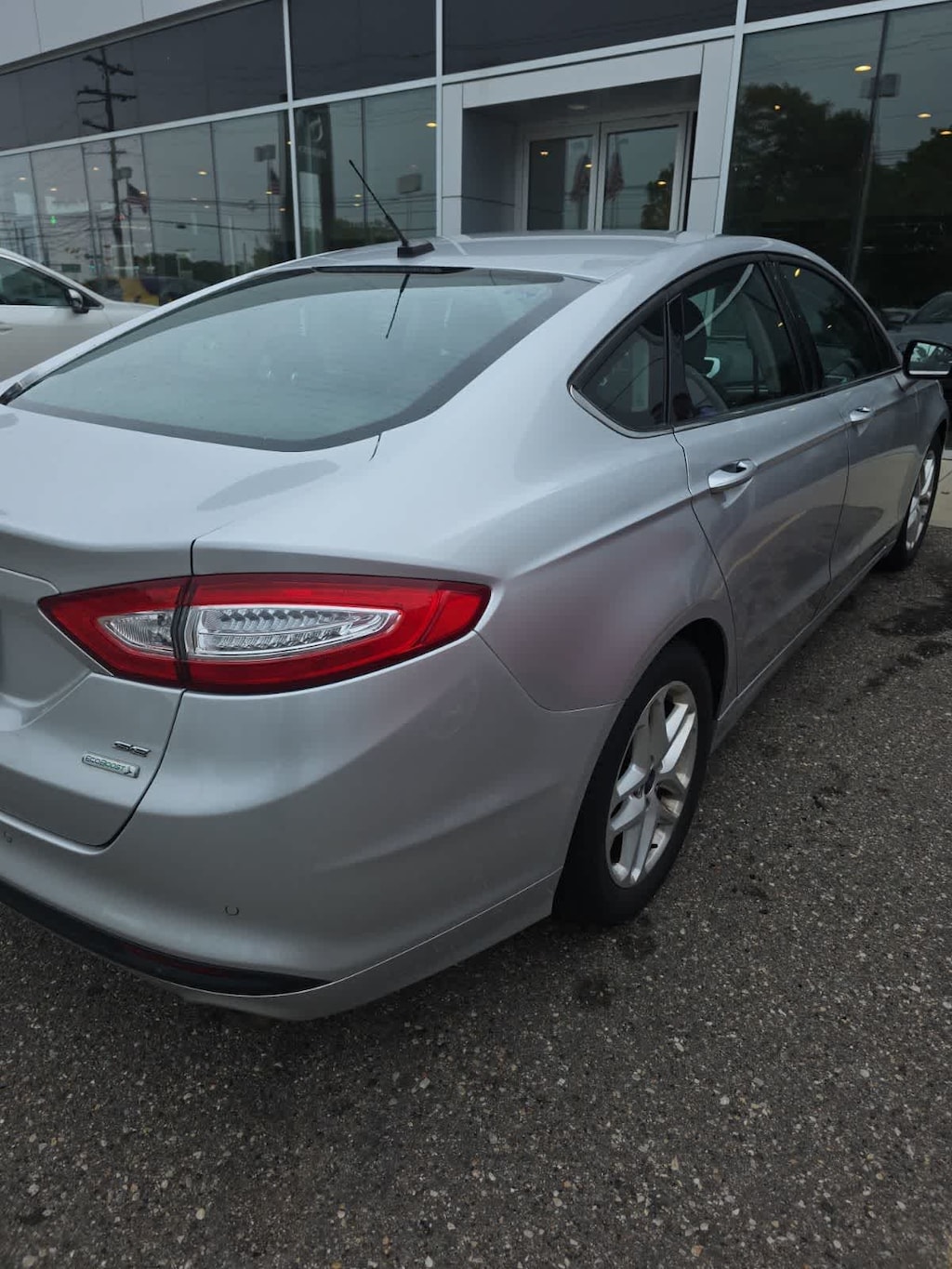 Used 2016 Ford Fusion SE Sedan