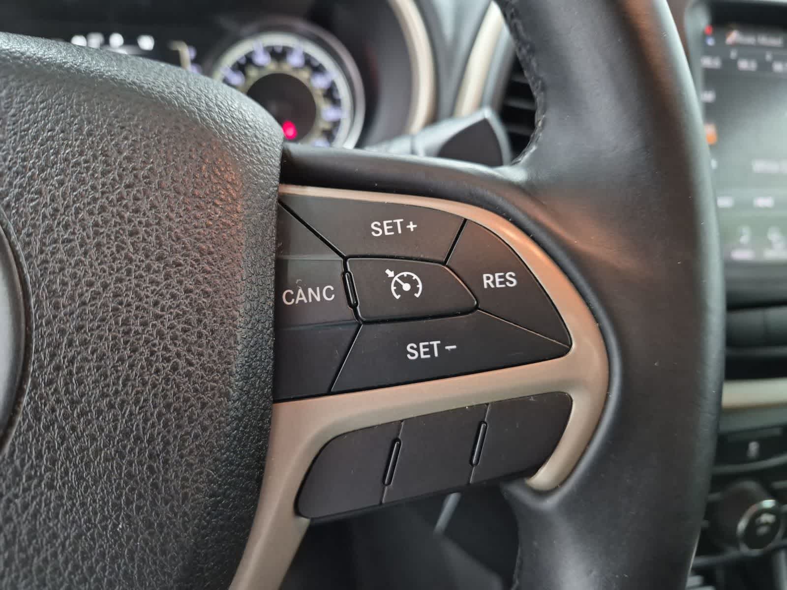 Thumbnail: 2014 Jeep Cherokee - 31