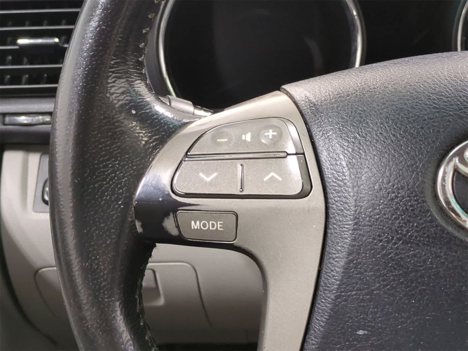 Thumbnail: 2010 Toyota Highlander - 26