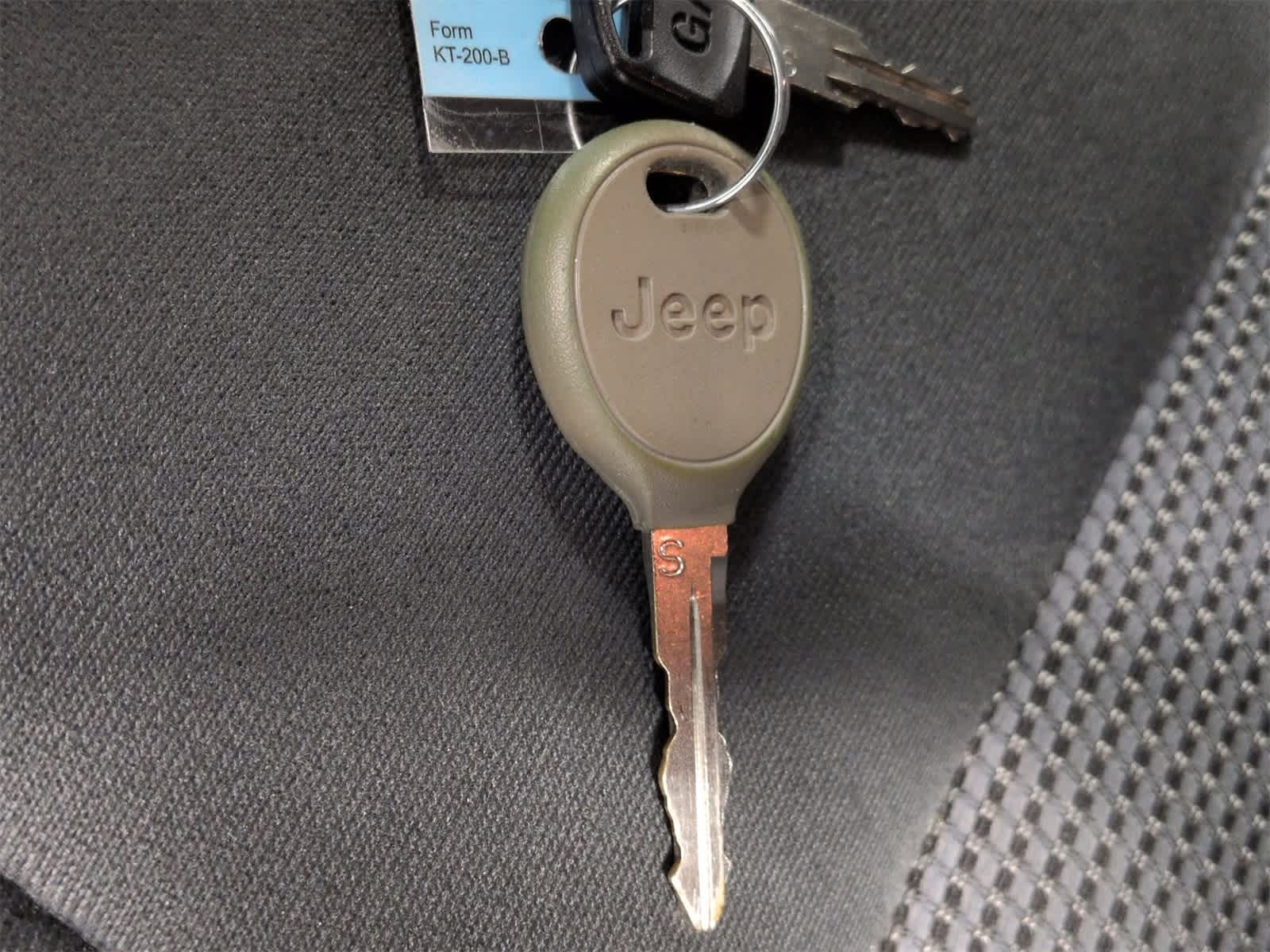 Thumbnail: 2016 Jeep Patriot - 33