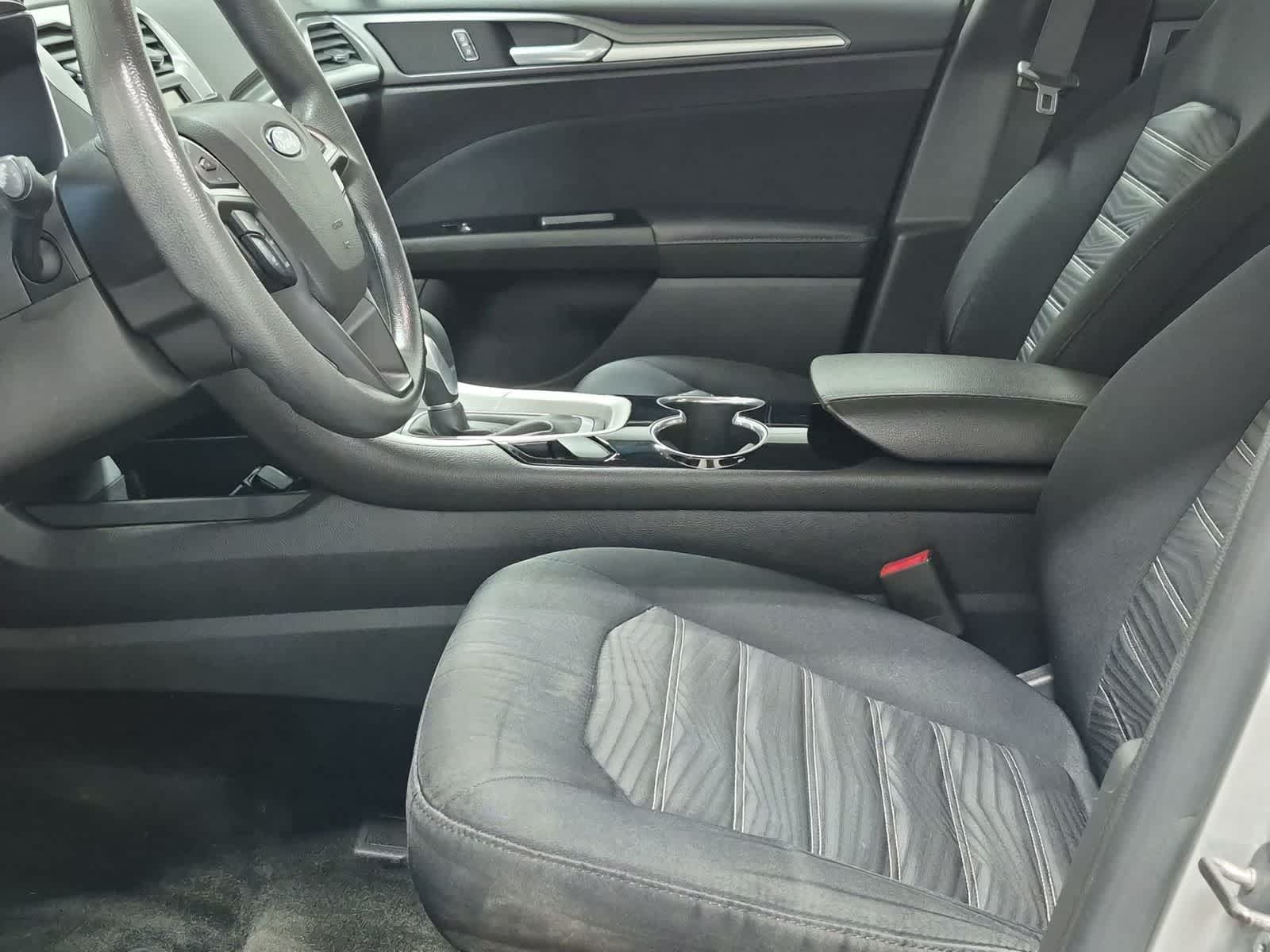 Thumbnail: 2016 Ford Fusion - 16