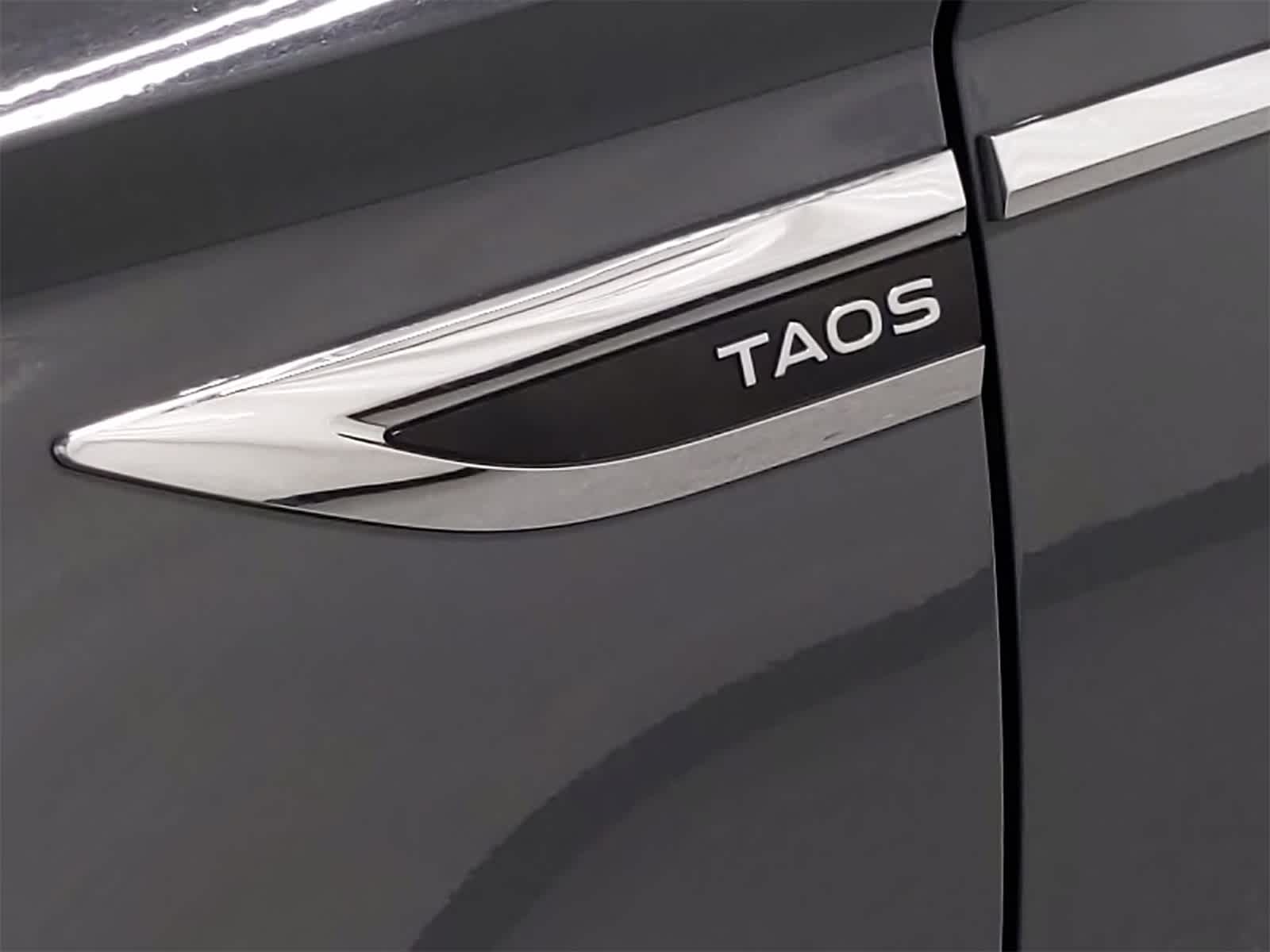 Thumbnail: 2022 Volkswagen Taos - 12