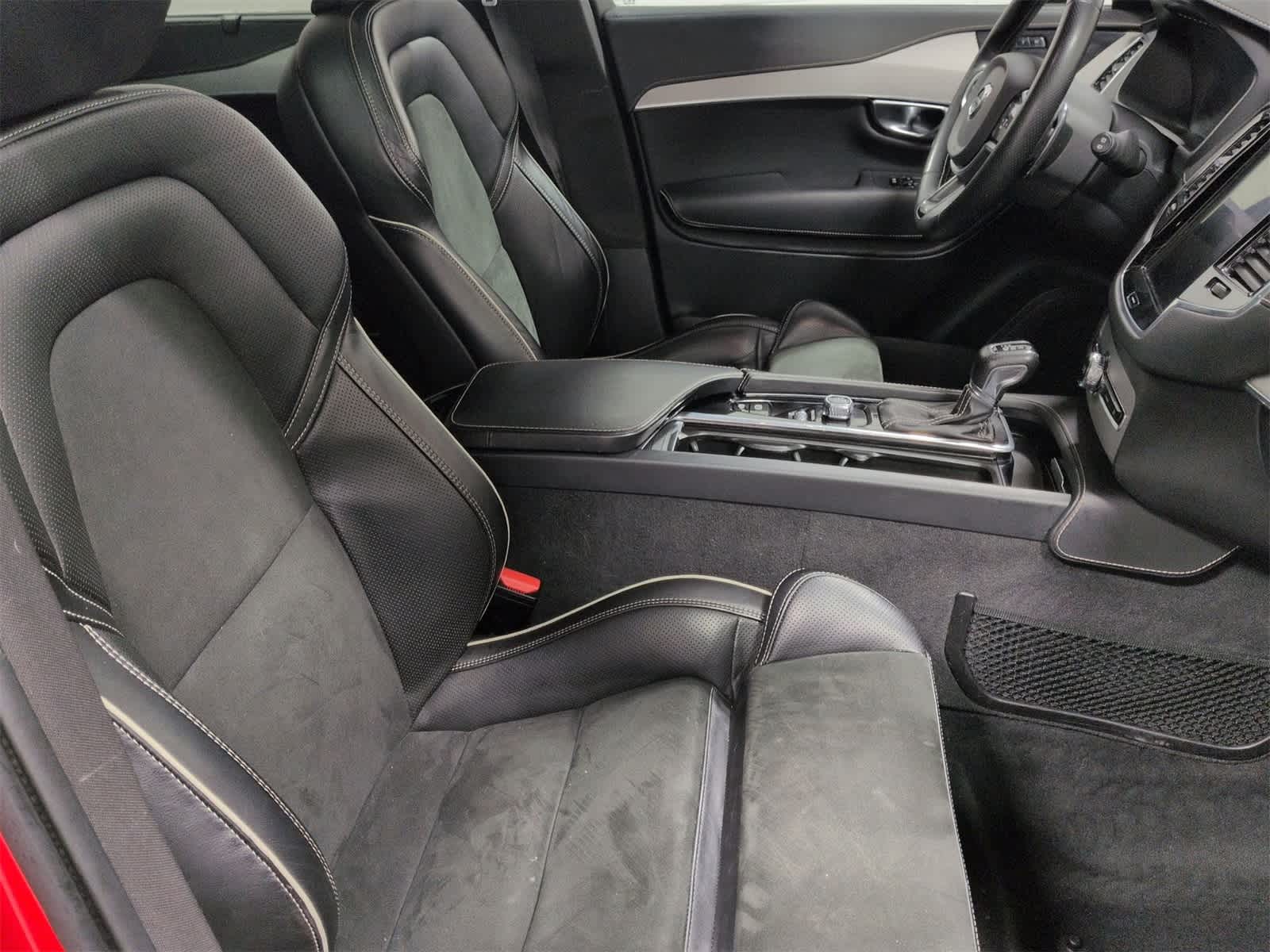 Thumbnail: 2019 Volvo XC90 - 28