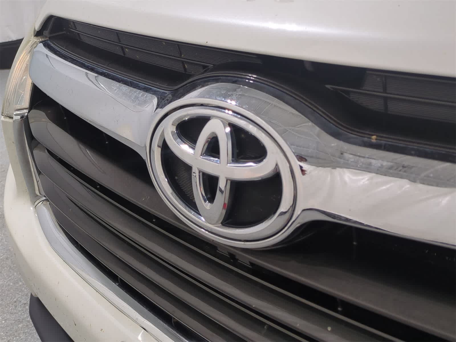 Thumbnail: 2016 Toyota Highlander - 12
