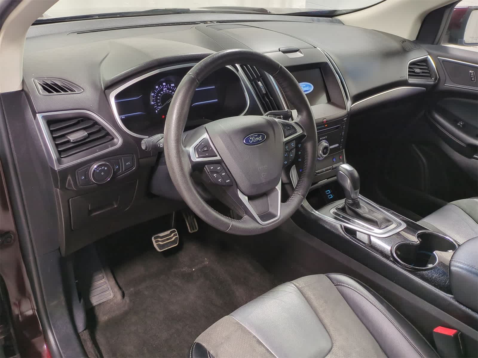 Thumbnail: 2017 Ford Edge - 10