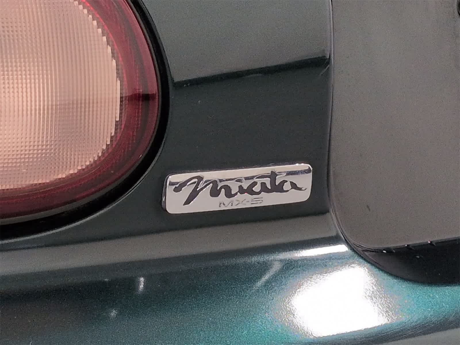 Thumbnail: 2000 Mazda MX-5 Miata - 14