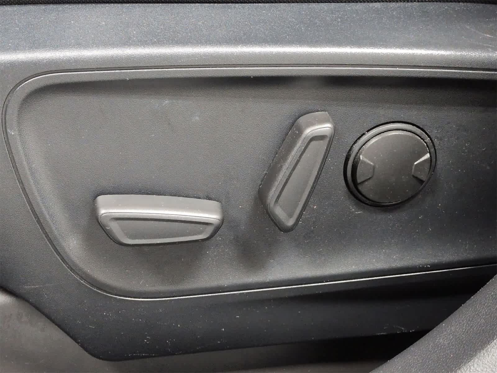 Thumbnail: 2021 Ford Escape - 18