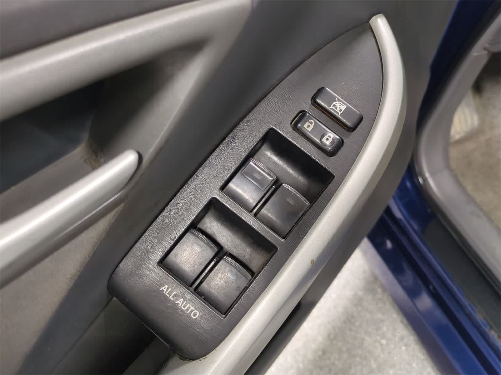 Thumbnail: 2010 Toyota Prius - 18