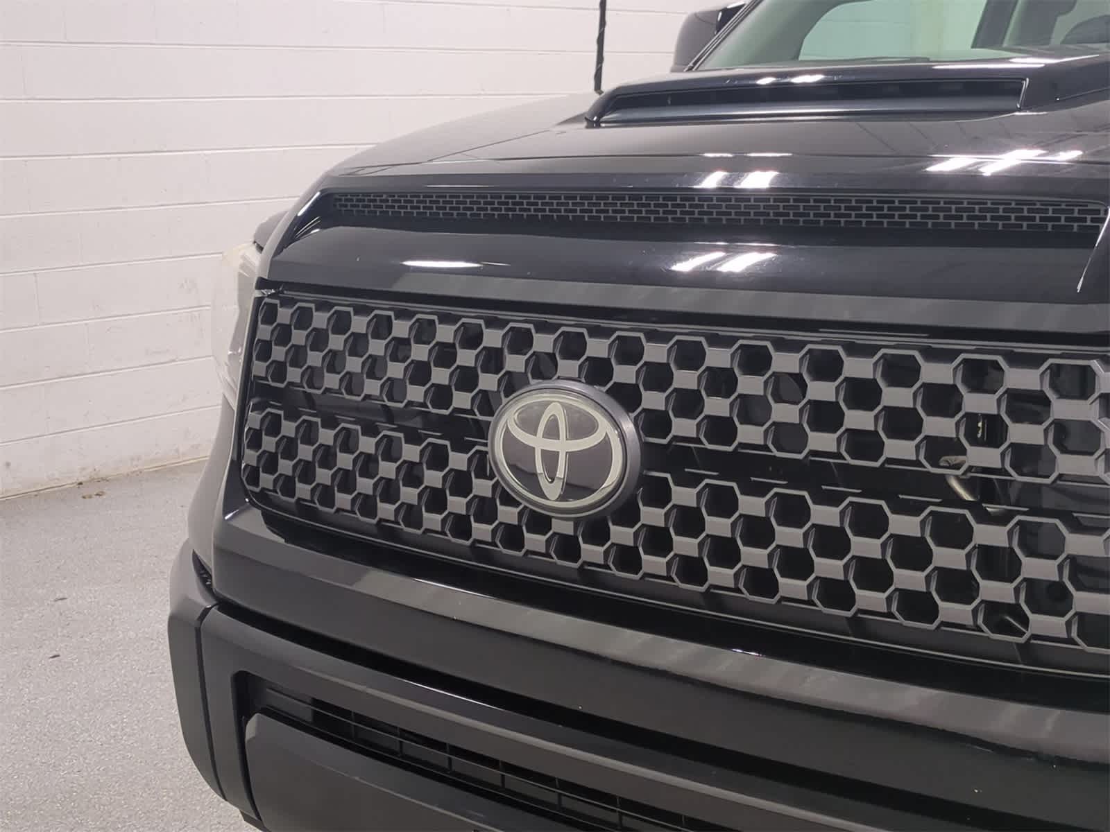Thumbnail: 2019 Toyota Tundra - 12