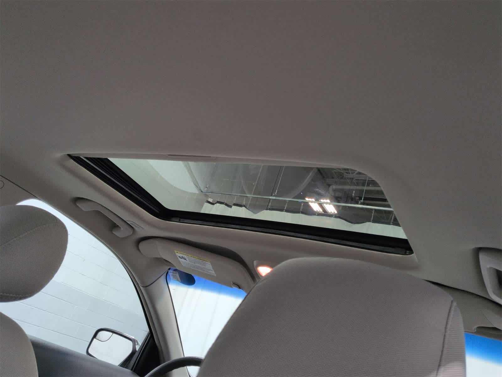 Thumbnail: 2012 Ford Fusion - 23