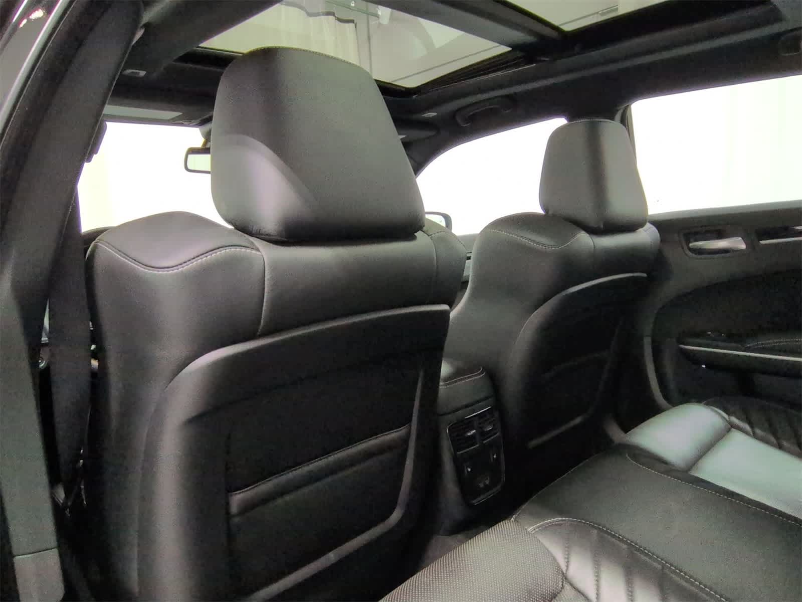 Thumbnail: 2023 Chrysler 300 - 19