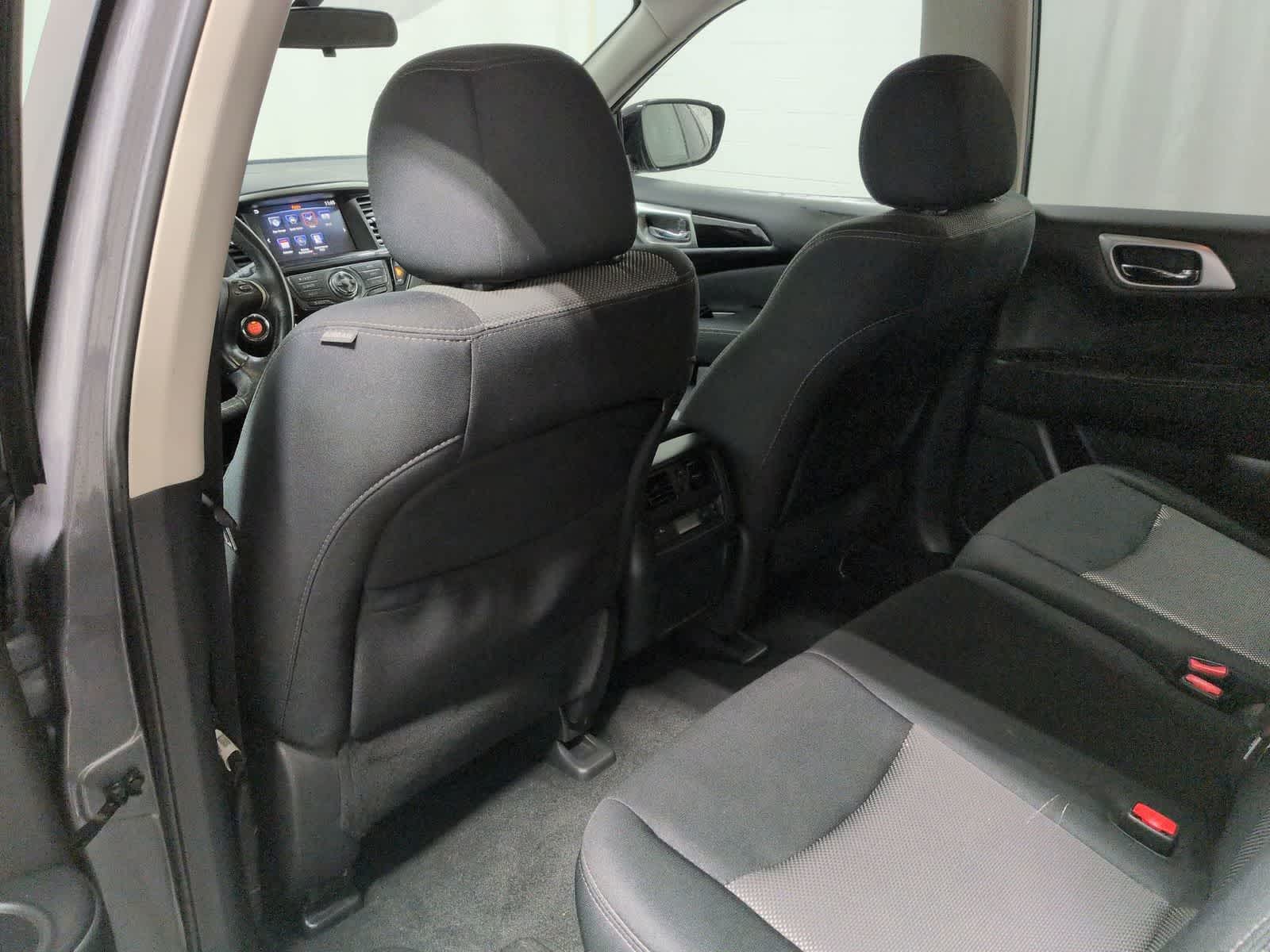 Thumbnail: 2017 Nissan Pathfinder - 19