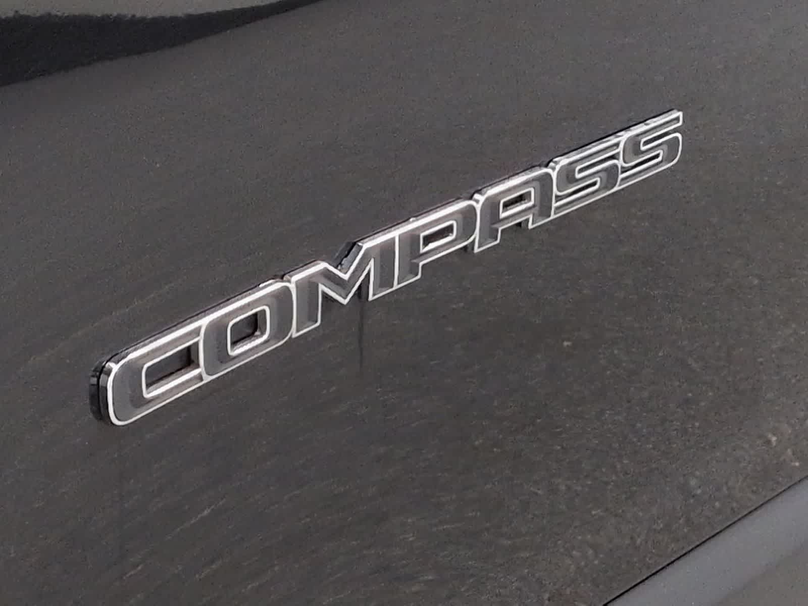 Thumbnail: 2018 Jeep Compass - 13