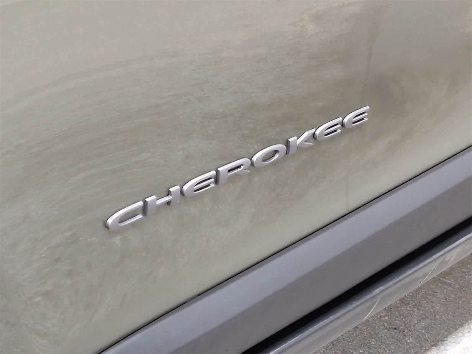 Thumbnail: 2019 Jeep Cherokee - 13