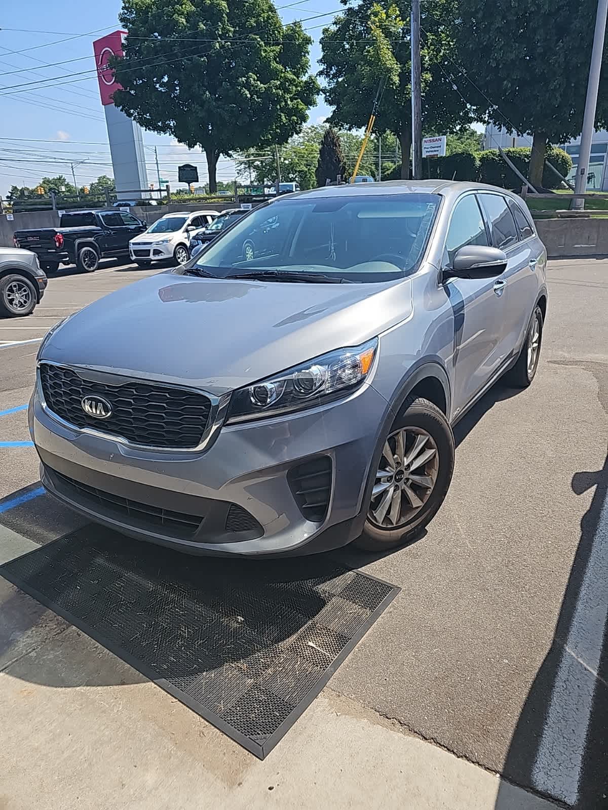 Thumbnail: 2020 Kia Sorento - 3
