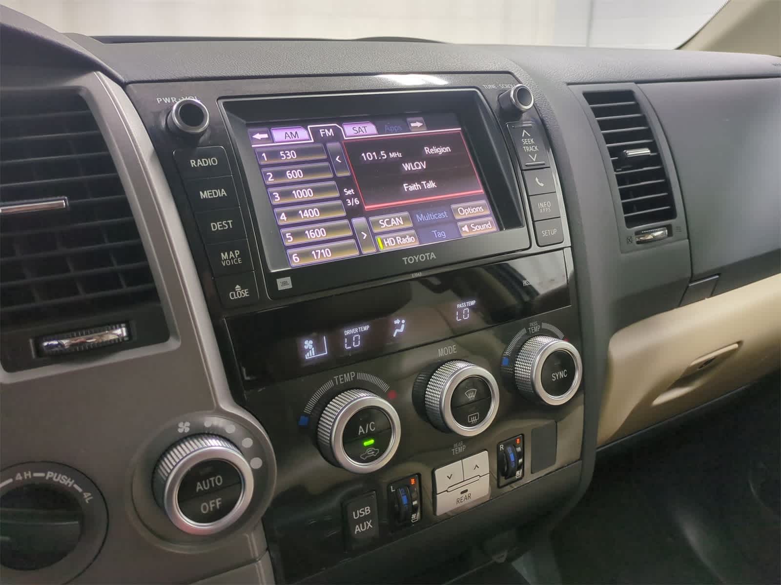 Thumbnail: 2013 Toyota Sequoia - 30