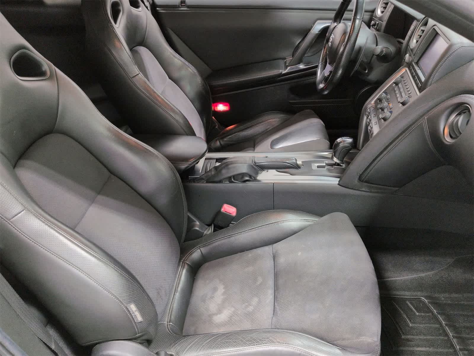 Thumbnail: 2010 Nissan GT-R - 20