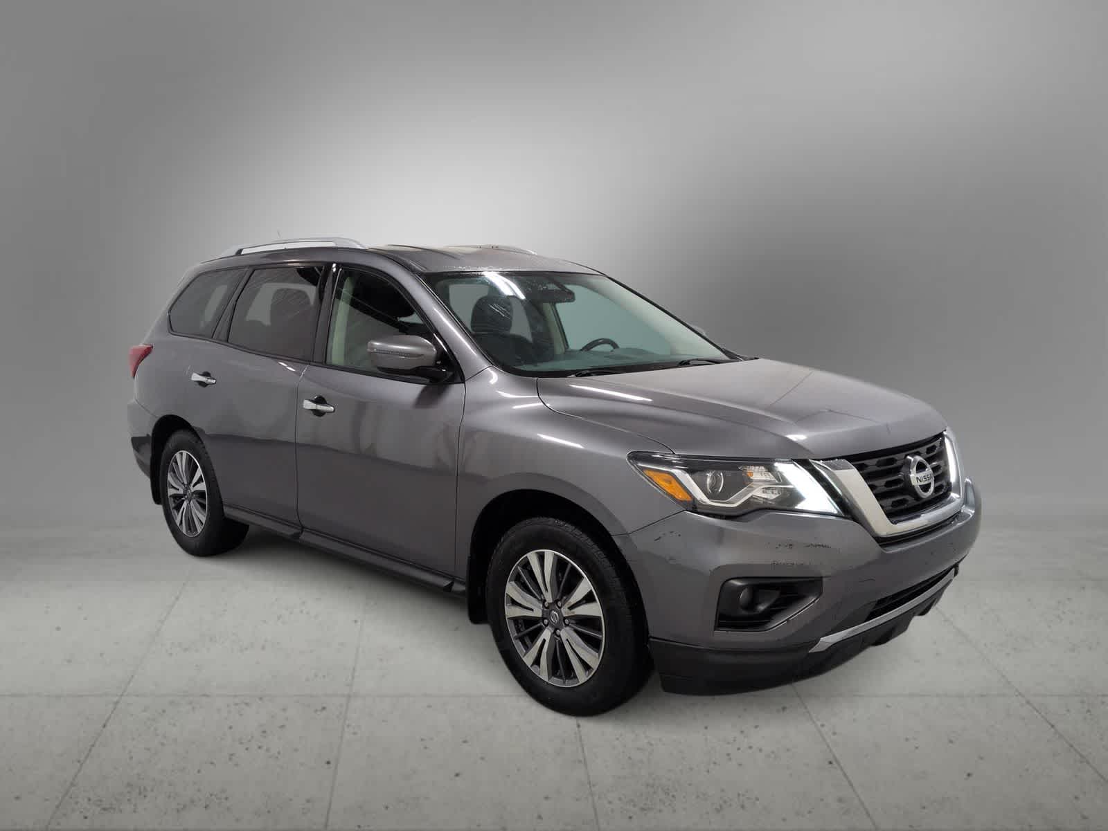 Thumbnail: 2017 Nissan Pathfinder - 2