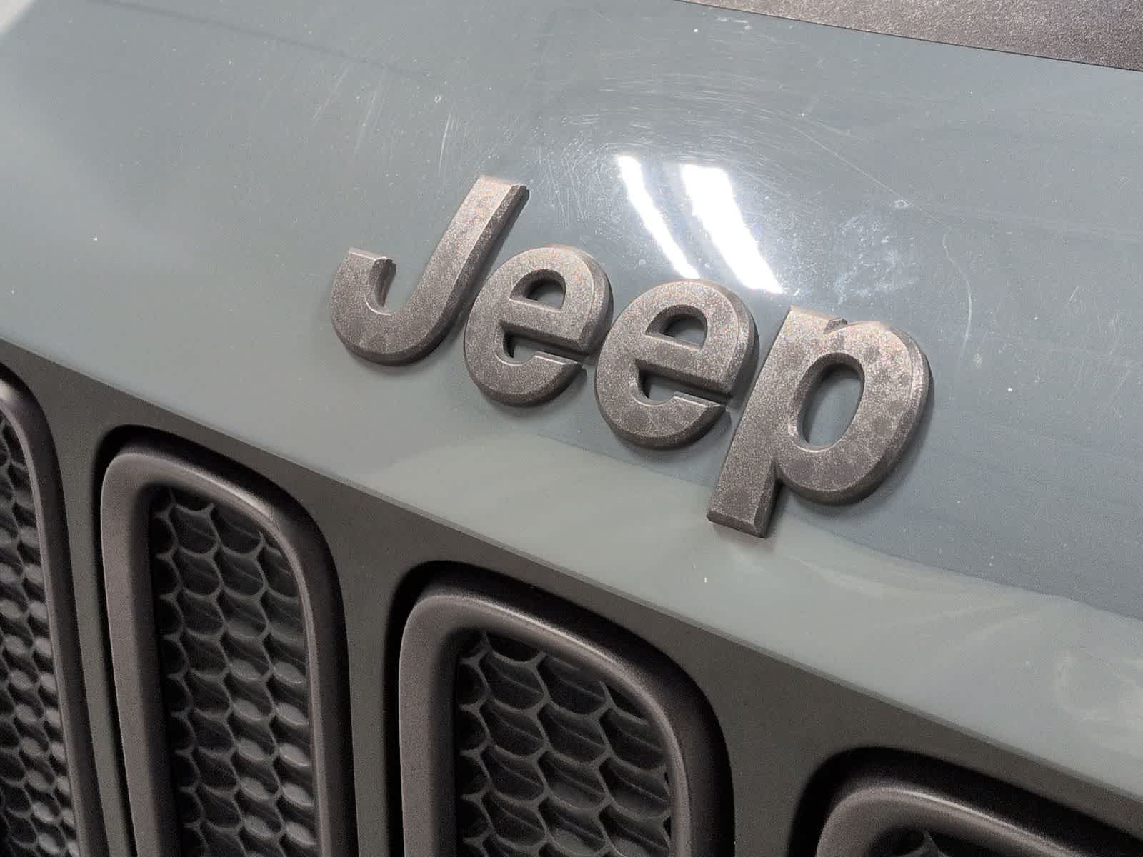 Thumbnail: 2017 Jeep Renegade - 12