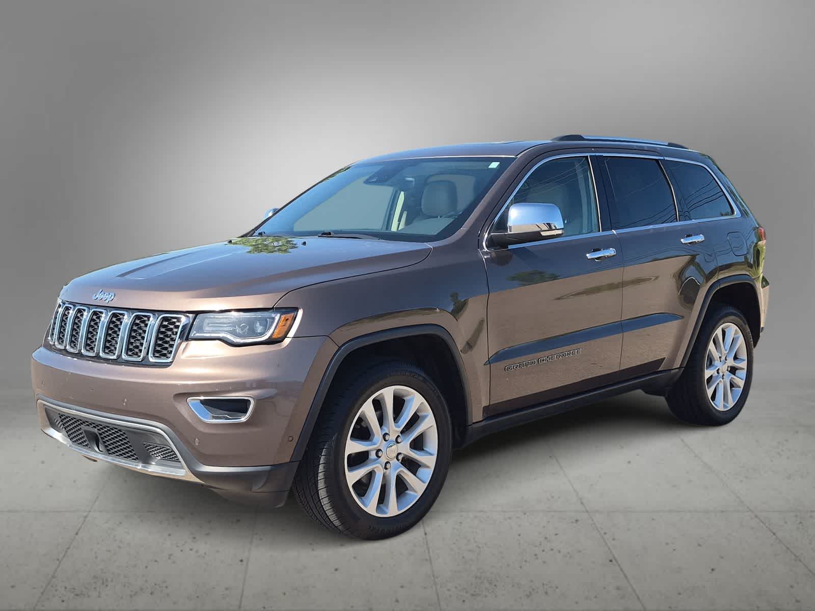 Thumbnail: 2017 Jeep Grand Cherokee - 4