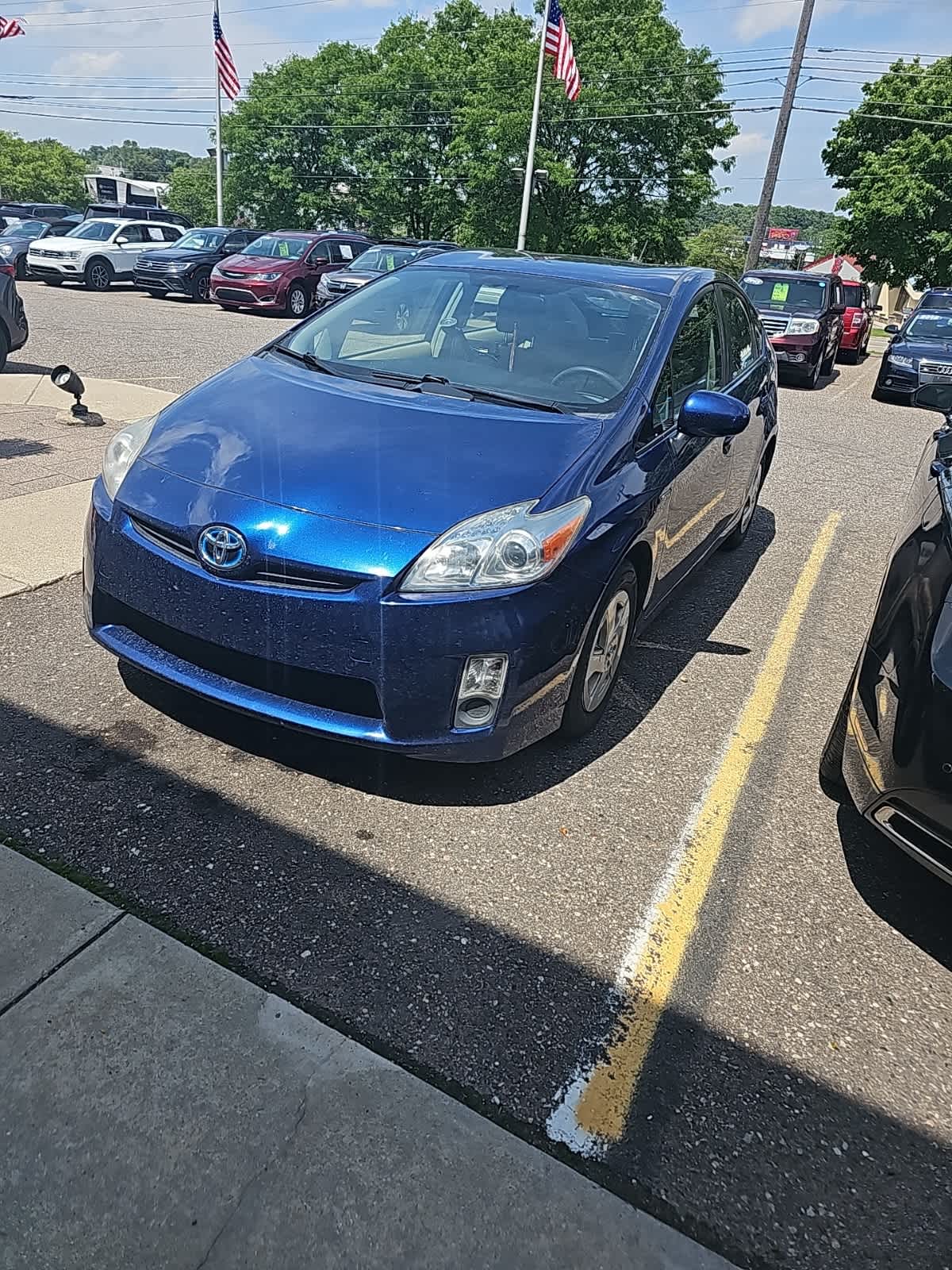 Thumbnail: 2011 Toyota Prius - 3